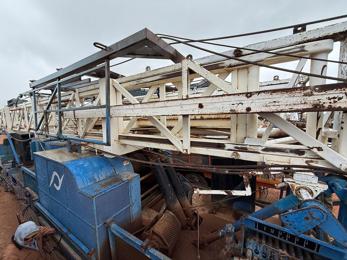 Used 2006 CROWN CE500 DD 104'-240K 5-AXLE WELL SERVICE WORKOVER RIG