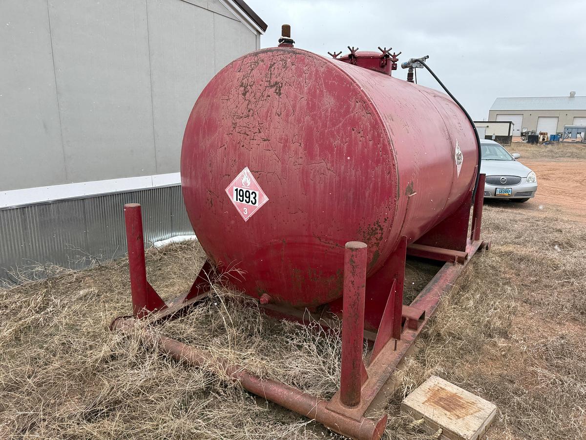 Used 2,100 Gallon Fuel TANK & PUMP SKIDDED
