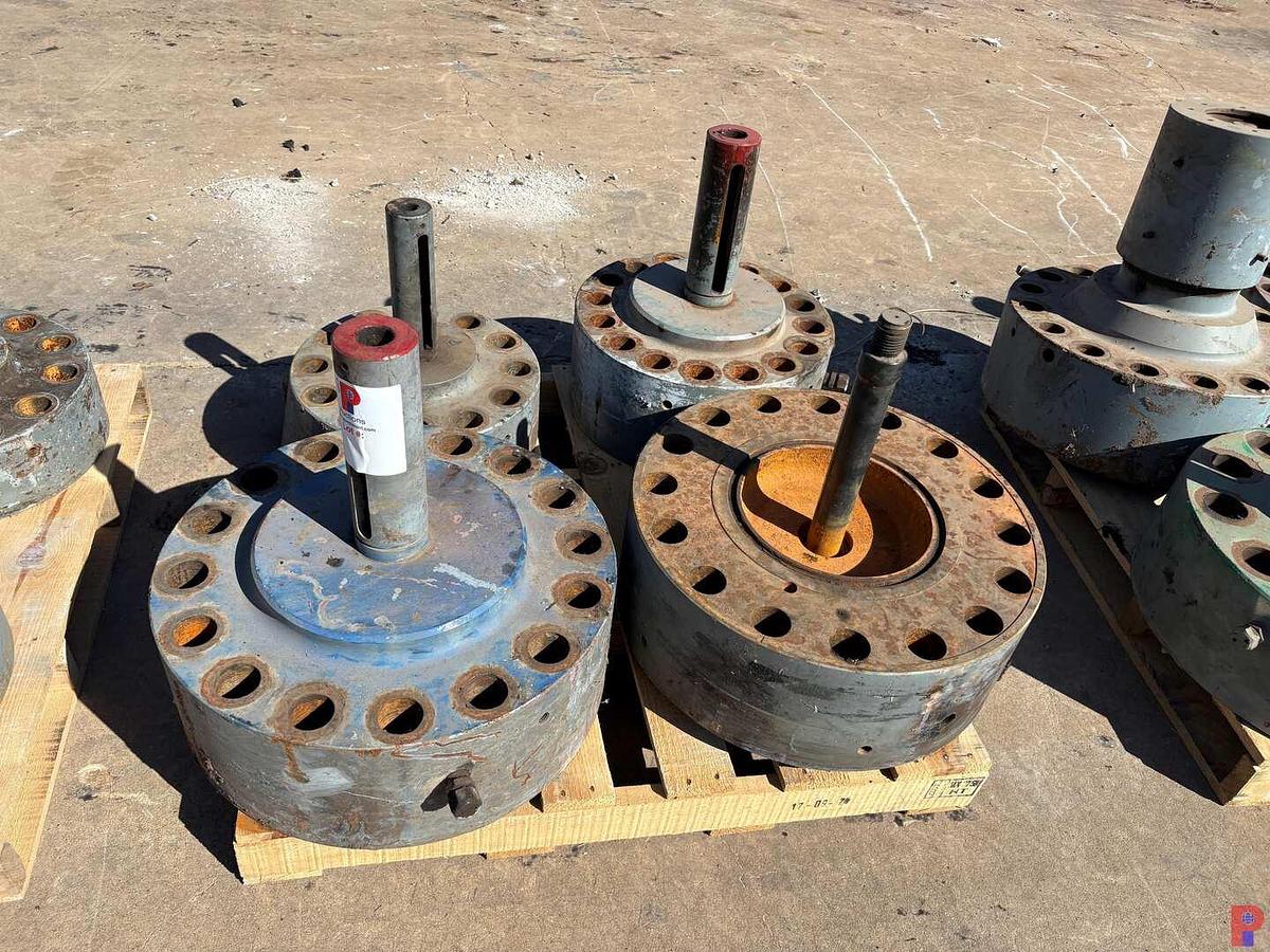 Used (12X$) (2) FRAC VALVE STEM ASSEMBLIES & (10) ASSORTED SIZE FRAC VALVE BONNET FLANGES