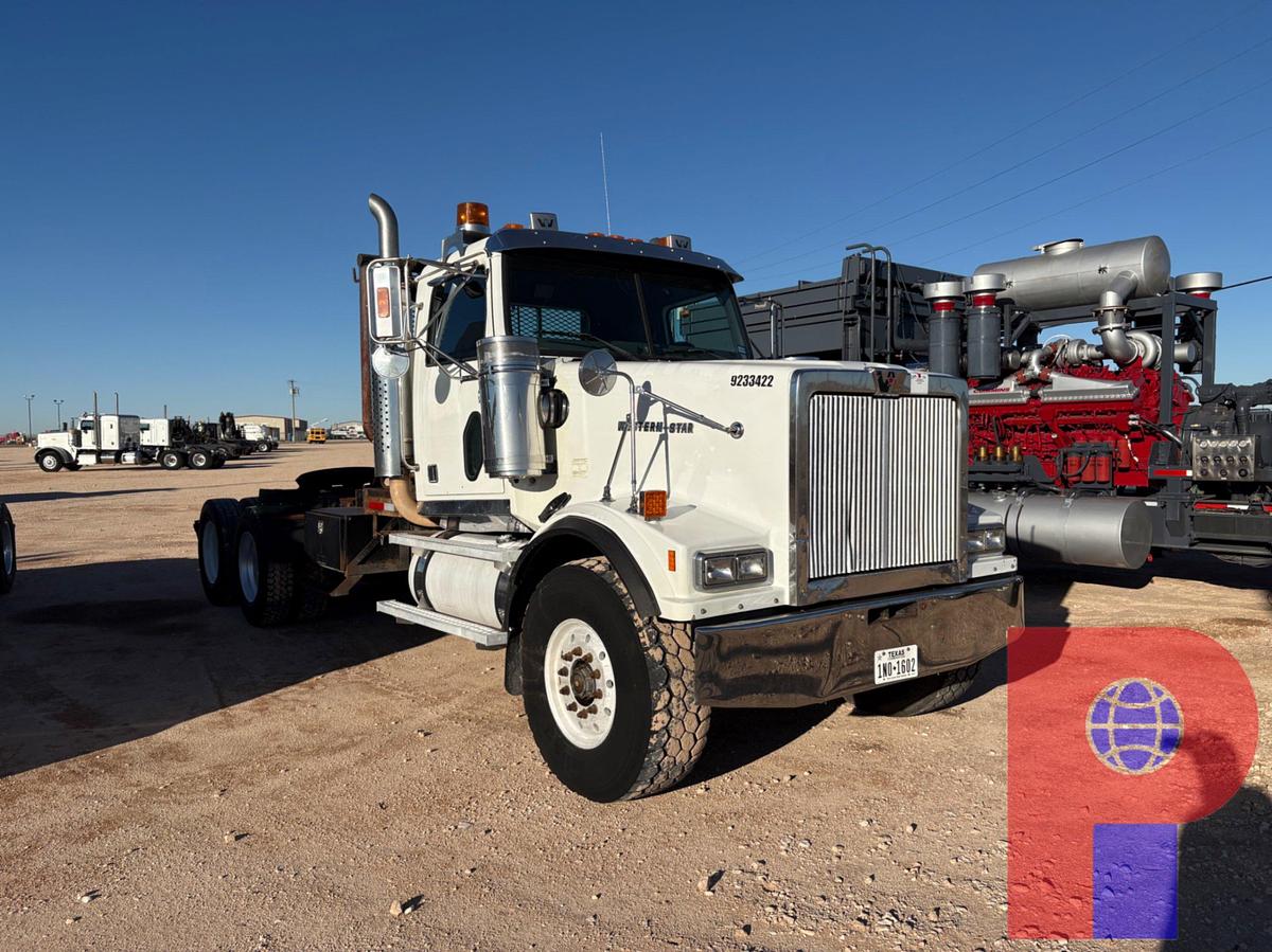 Used 2007 WESTERN STAR 4900 SF T/A DAYCAB WINCH TRUCK