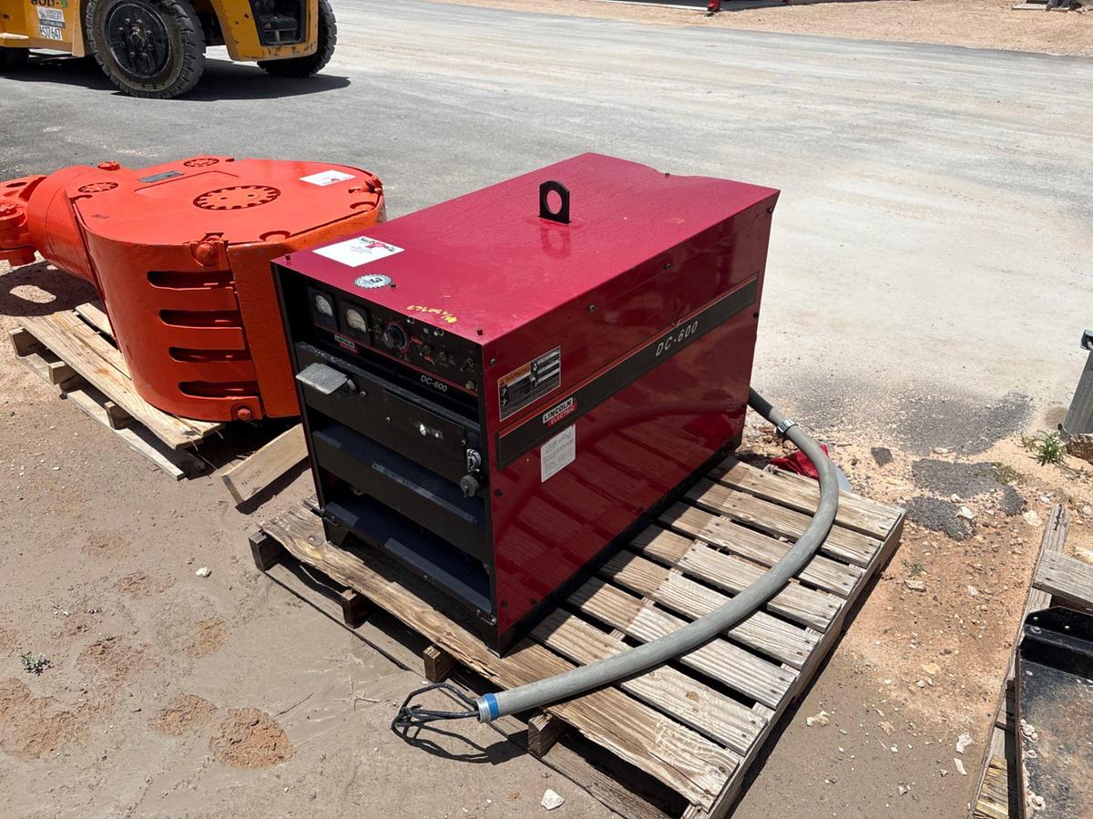 Used Lincoln electric DC-600 welder
