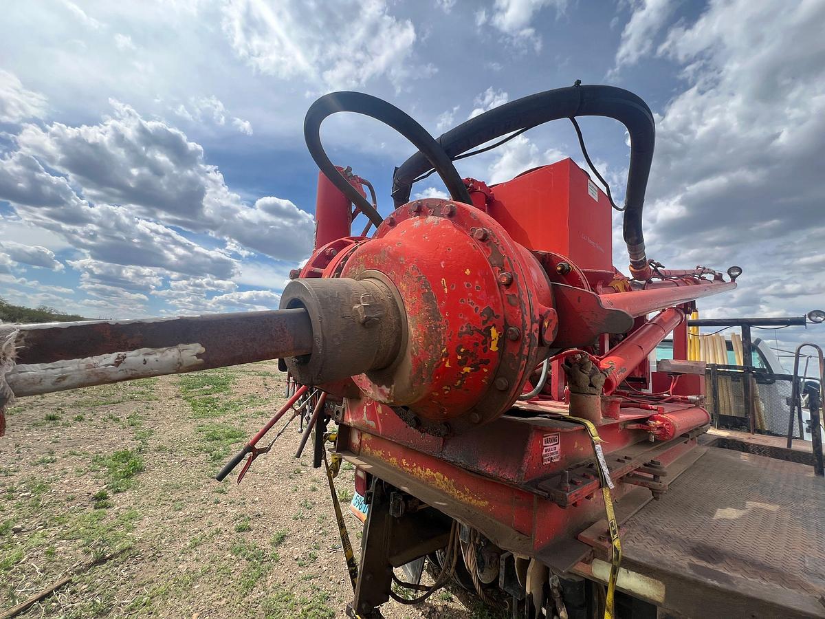 Used 2004 FORD F-750 SUPER DUTY AUGER / ANCHOR TRUCK