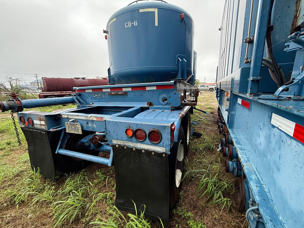 Used DBL POD 660 CF T/A BULK CEMENT TRAILER