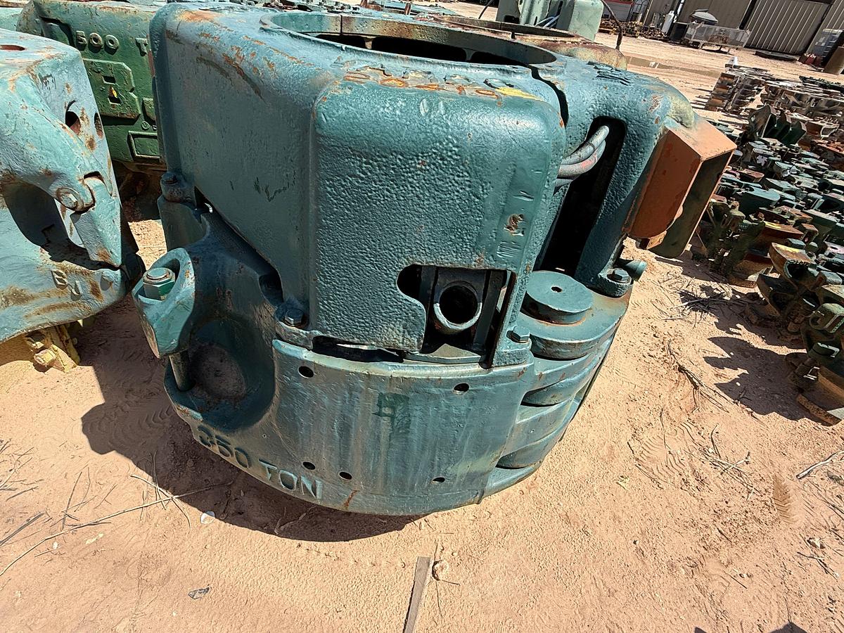 Used LOT W/ (3) VARCO 350-TON SLIP TYPE SPIDER CASING ELEVATORS