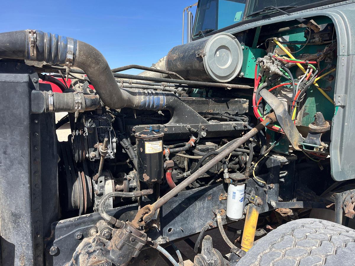 Used 1996 FREIGHTLINER T/A DAYCAB KILL TRUCK  & 2008 OVERLAND T/A KILL TRAILER