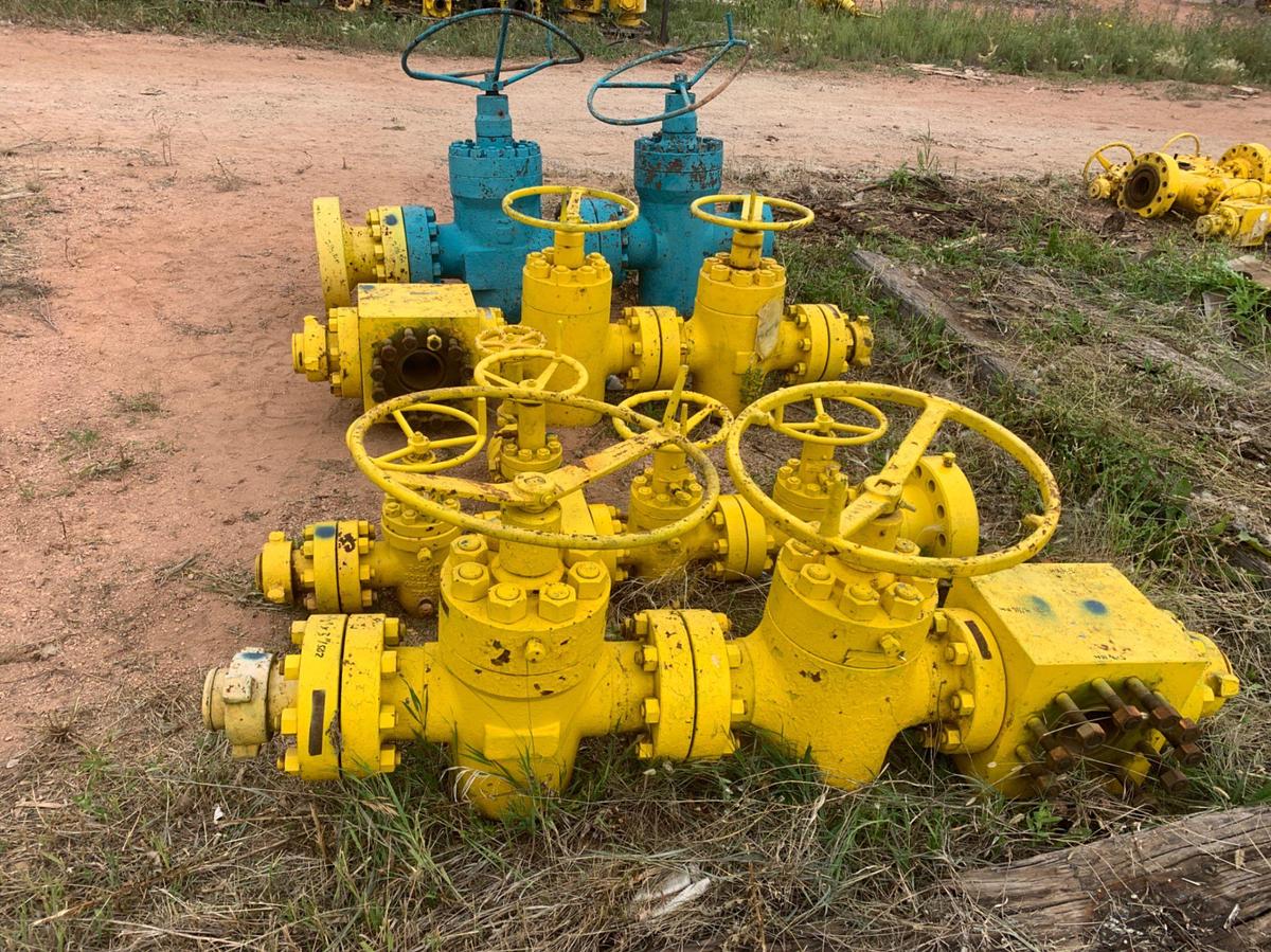 Used (3) 4-1/16 10k Fluid Crosses w/ (10) 4-1/16 5k Gate Valves