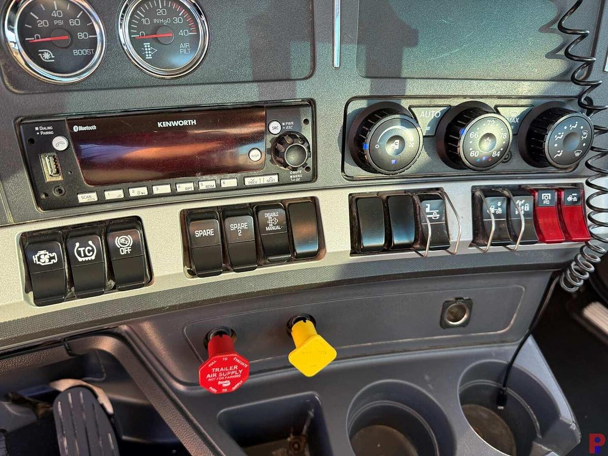 Used 2024 KENWORTH T880 T/A DAY CAB TRUCK TRACTOR