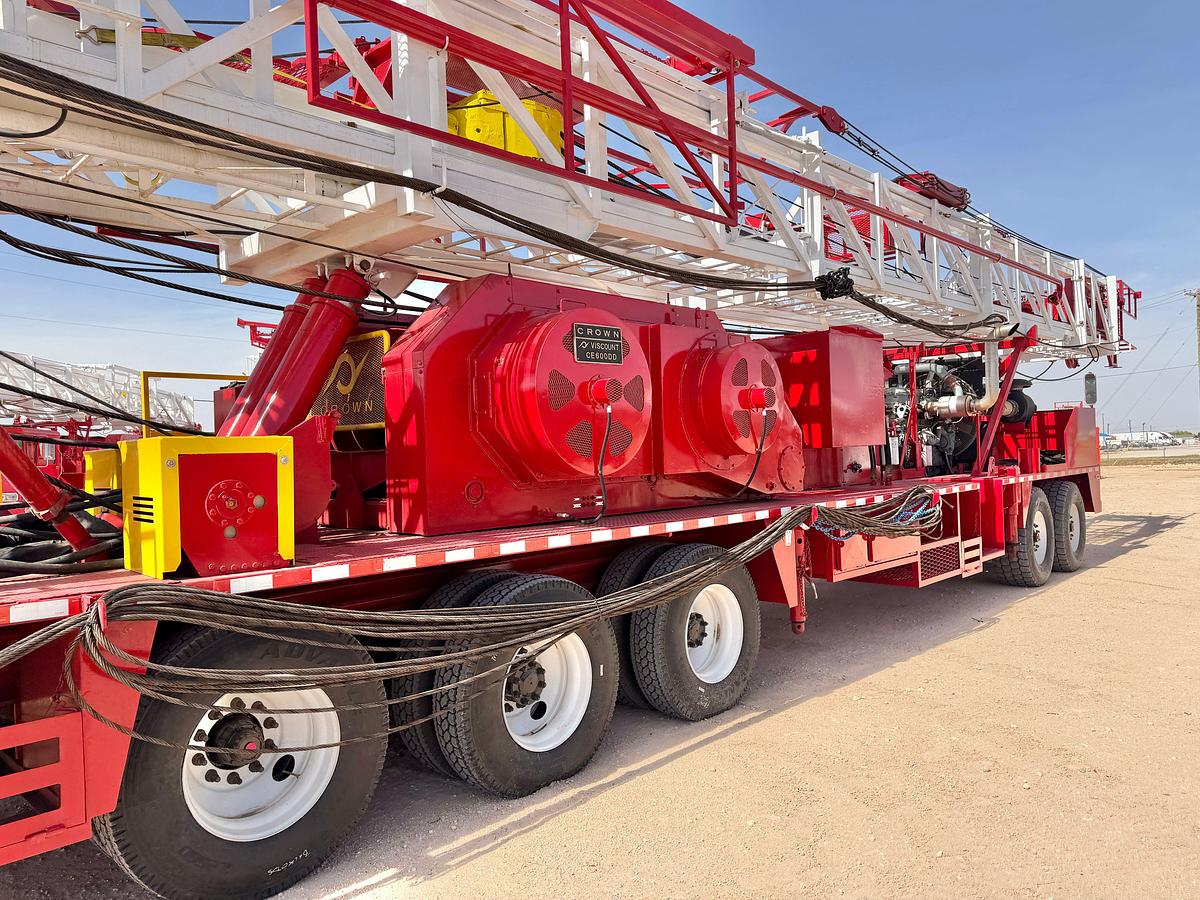 Used FRESHLY REFURBED 2007 CROWN CE600 DD 5 AXLE WELL SERVICE RIG 104'x265K MAST (2026 CAT IV)