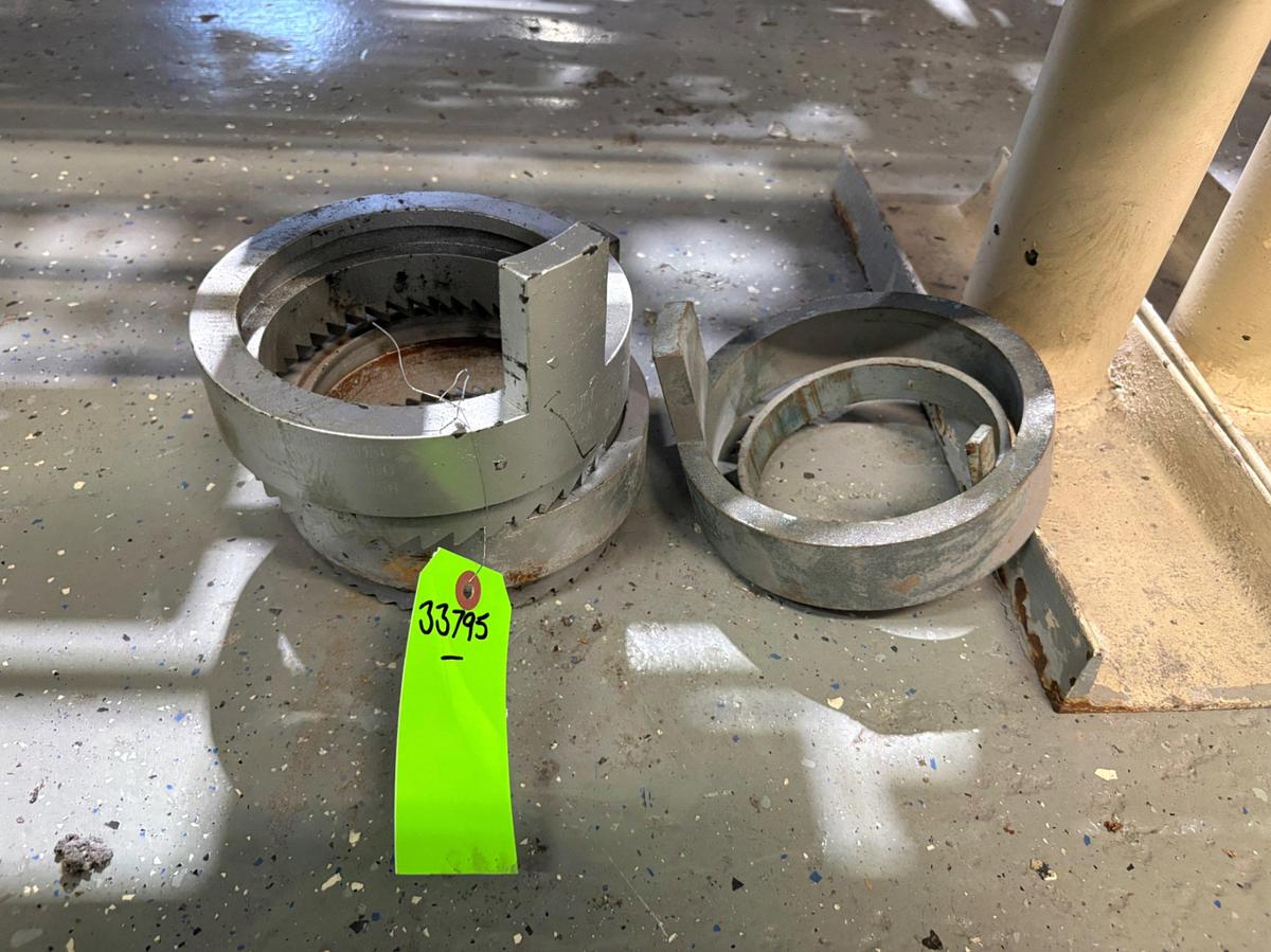 Used (4x$) (2) gr9048 mill controls & (2) misc. grapple controls