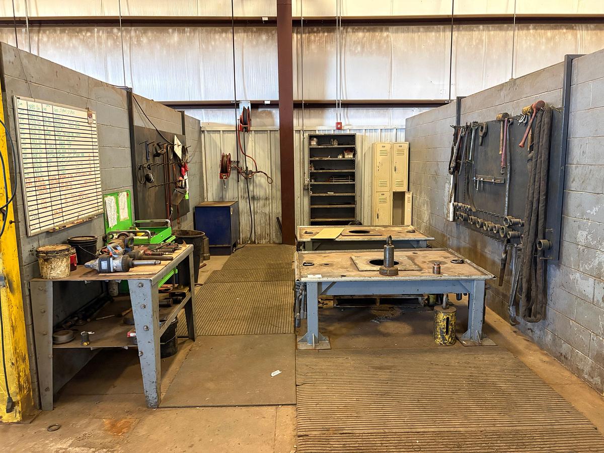 Used Contents of shop tool bay