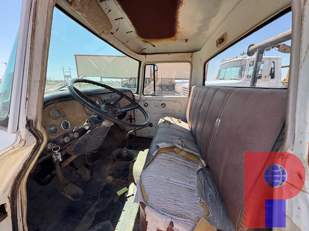 Used TEXOMA MODEL 254-10 AUGER MTD ON 1977 INTERNATIONAL LOAD STAR 1700 DAYCAB FLATBED TRUCK