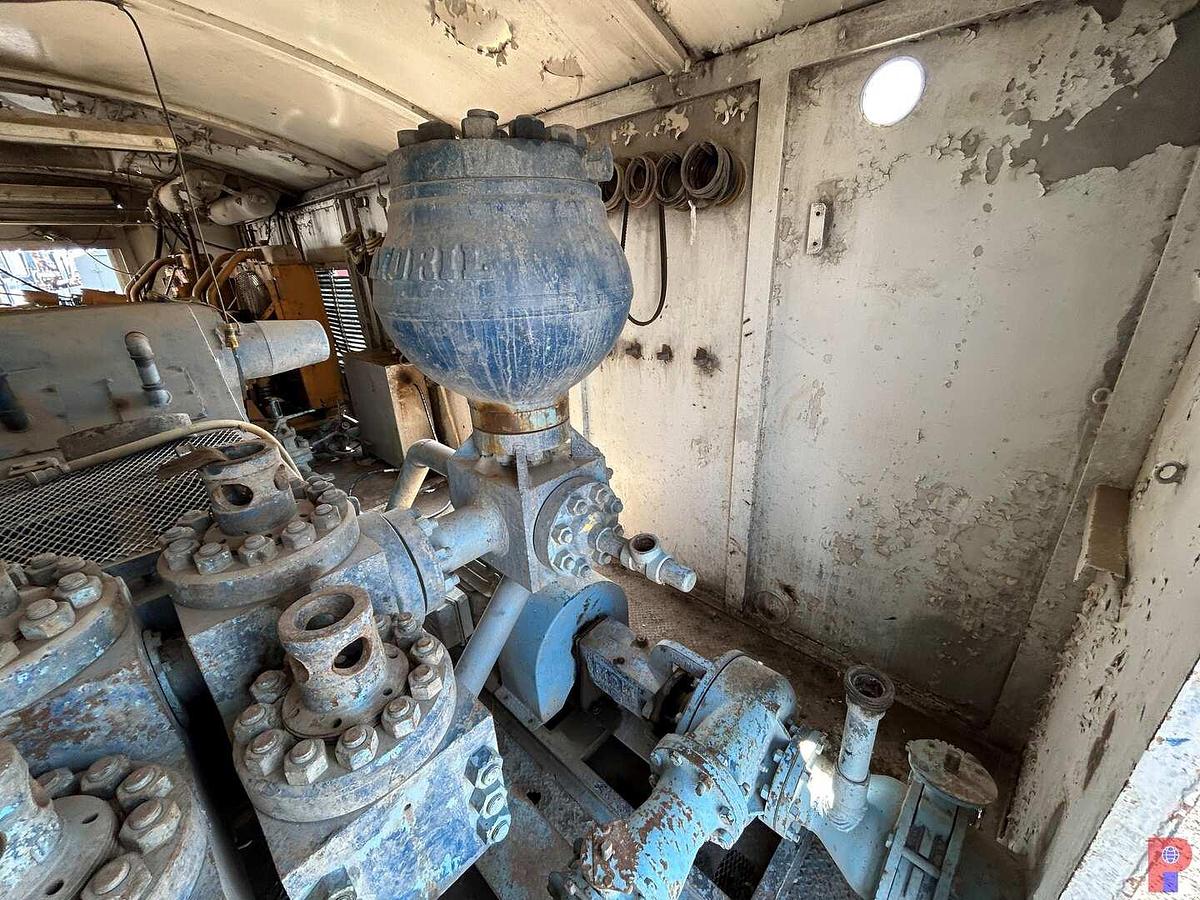 Used NATIONAL 9-P-100 TRIPLEX MUD W/ (2) CATERPILLAR 3412 ENGINES