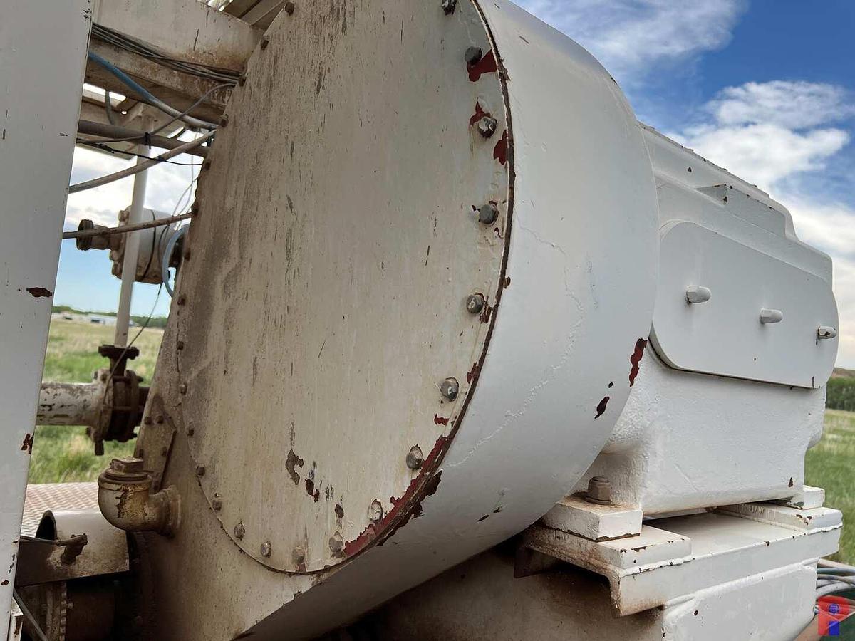 Used 1999 INTERNATIONAL  9400 T/A CEMENT PUMP TRUCK