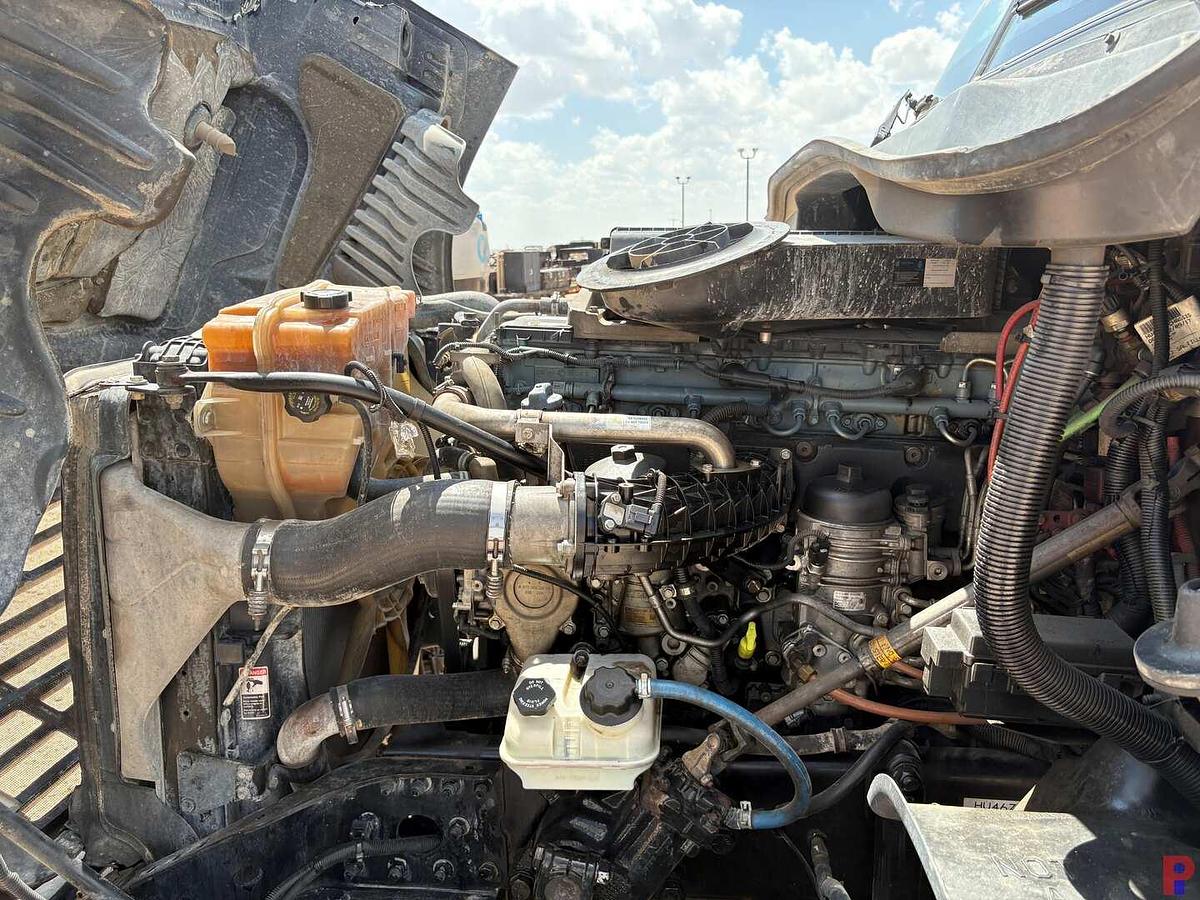 Used 2018 FREIGHTLINER CASCADIA T/A SLEEPER HAUL TRUCK