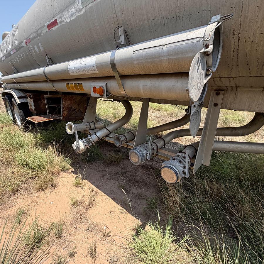 Used 1992 FRUEHAUF FUEL TRANSPORT TRAILER