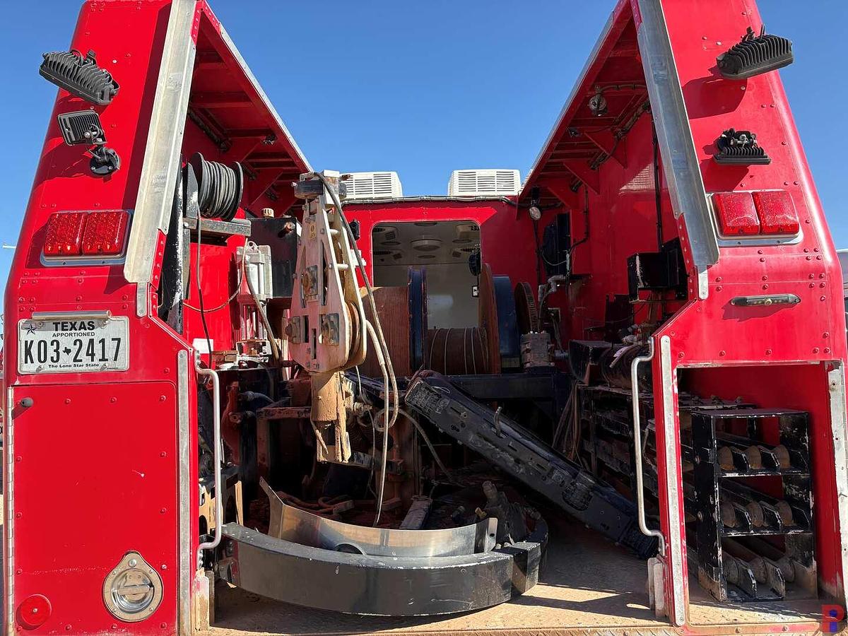 Used 2013 KENWORTH T800 T/A DAYCAB WIRELINE TRUCK (INOP)