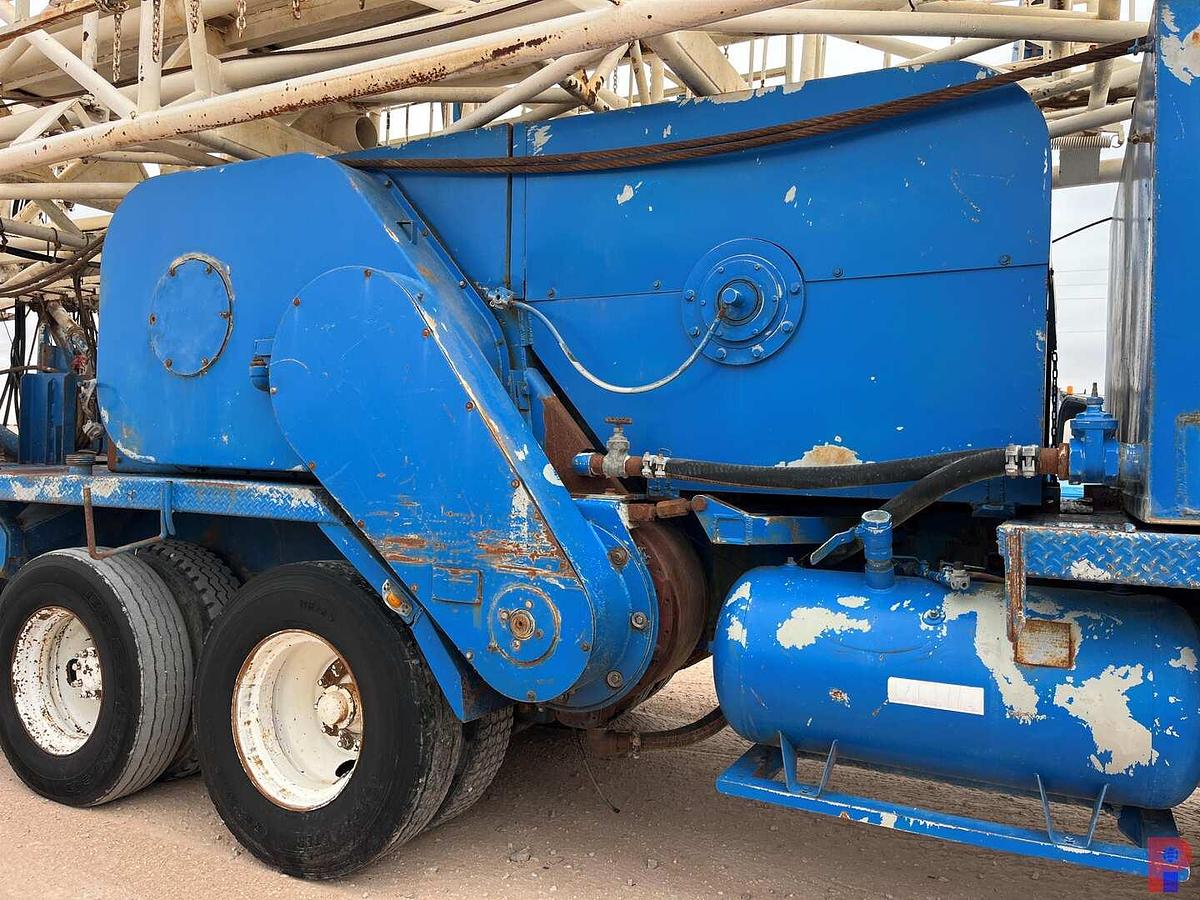 Used FRANKS 1287/160 BACK IN WELL SERVICE RIG MTD ON 5-AXLE CARRIER