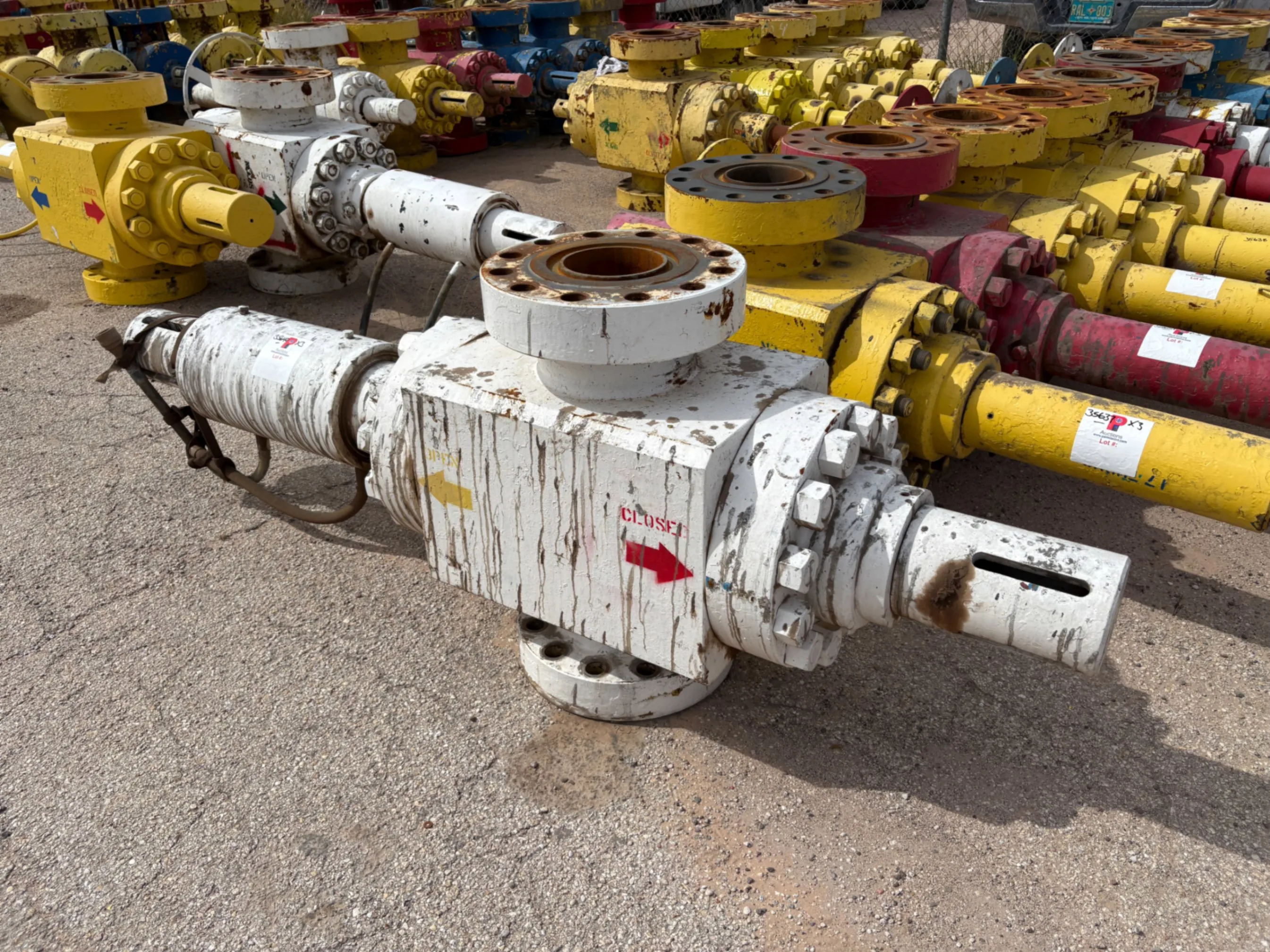 Used (3x$) (3) 7-1/16” 10k hydraulic frac valves