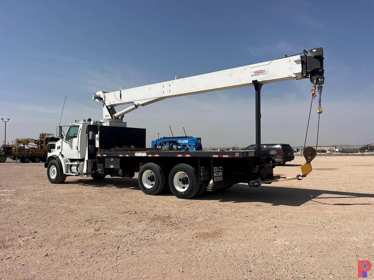Used 2005 STERLING LT7500 SERIES W/ NATIONAL 600D 18 TON CRANE TRUCK
