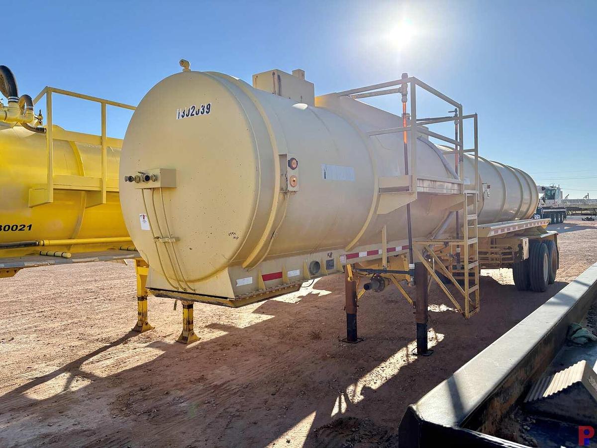 Used 1983 OVERLAND 130BBL T/A FLUID HAUL TRAILER