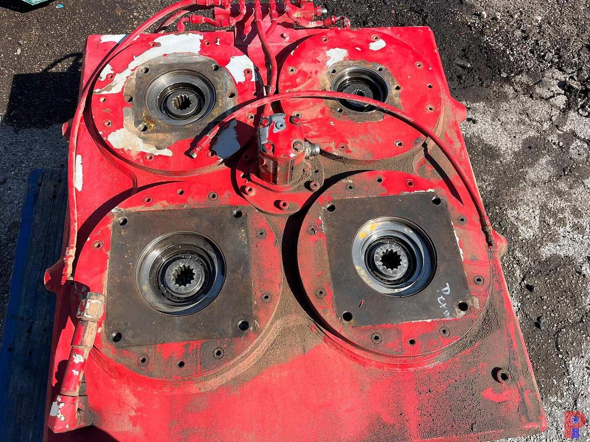 Used NAMCO NMPD-950 4-GANG GEAR BOX F/ HYDRAULIC PUMPS