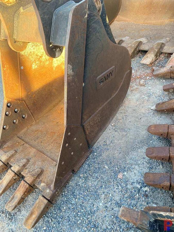 Used 36” HD 5-TOOTH EXCAVATOR BUCKET