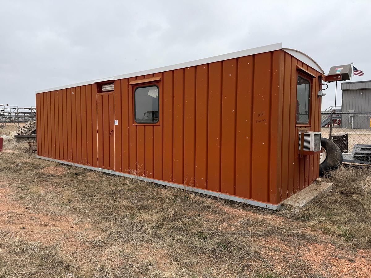 Used 35x8.5x9H SKIDDED DOG HOUSE