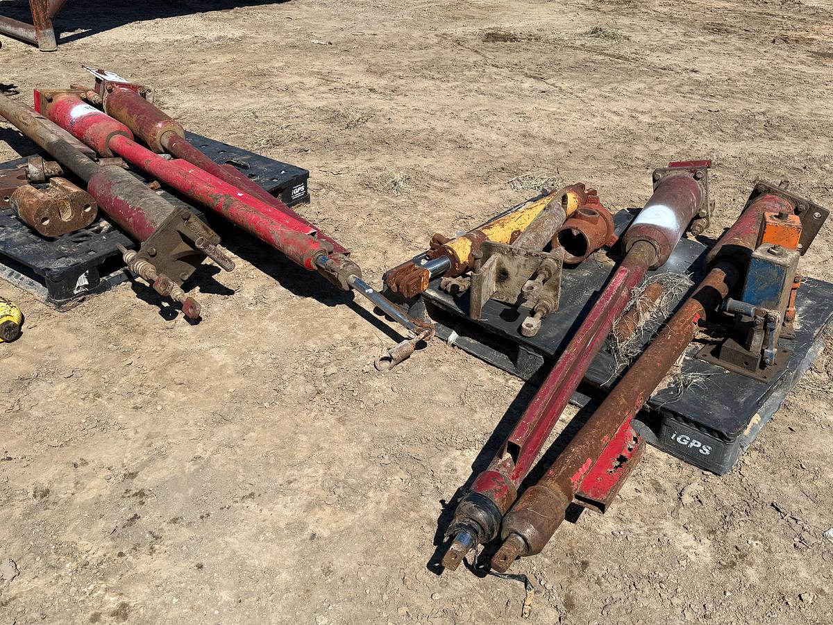 Used (2) PALLETS W/ (5) TONG LIFT CYLINDERS, TONG HANGER BRKT, (2) OIL SAVER PUMPS