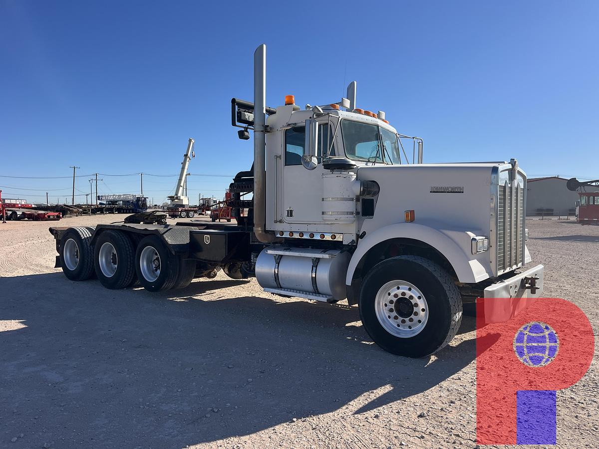 Used 1996 KENWORTH 3-AXLE DAYCAB WINCH TRUCK