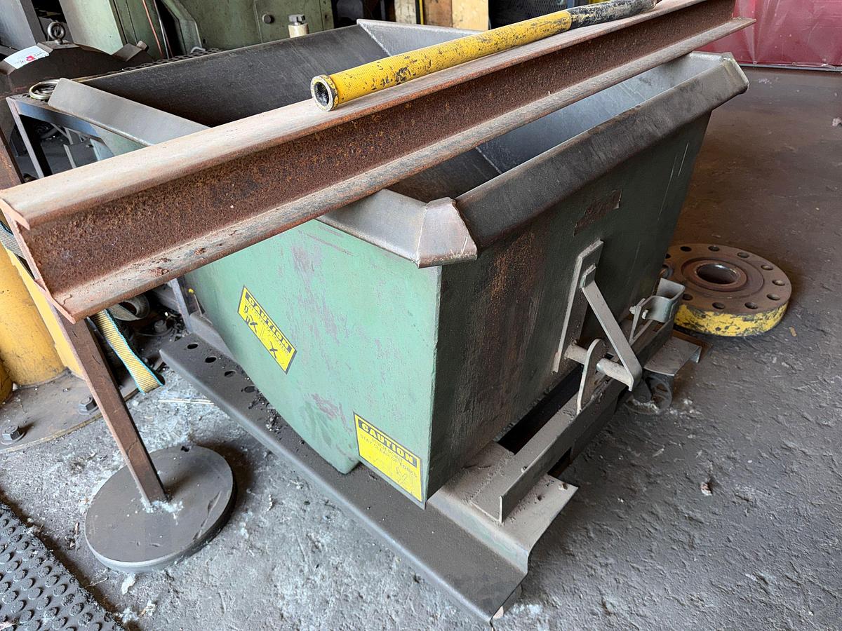 Used JESCO 3-4 CUYD SELF-DUMPING ROLLING HOPPER