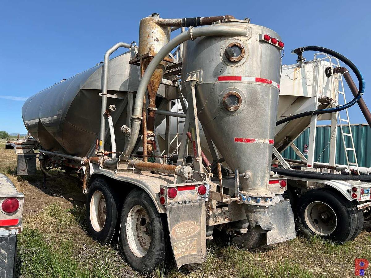 Used 1981 FREUHAUF MODEL: HAB-T2J 840 T/A PNEUMATIC TRAILER