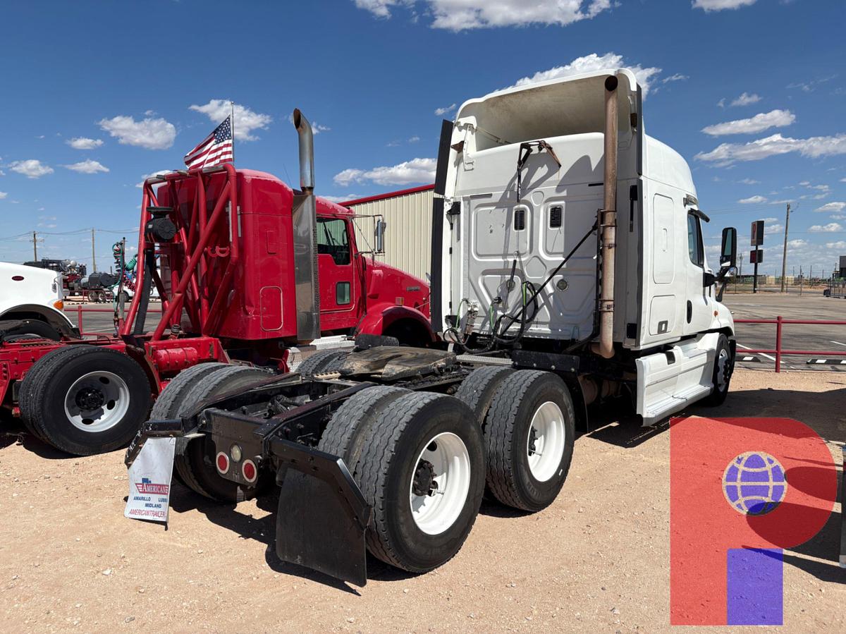 Used 2010 FREIGHTLINER CASCADIA T/A SLEEPER HAUL TRUCK