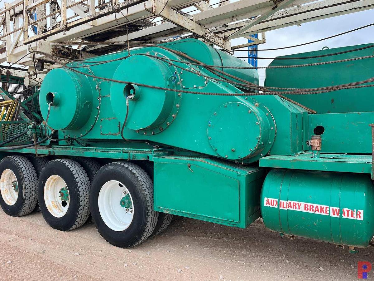 Used PENGO / HENDRICKSON BACK IN WELL SERVICE RIG MTD ON 5-AXLE CARRIER