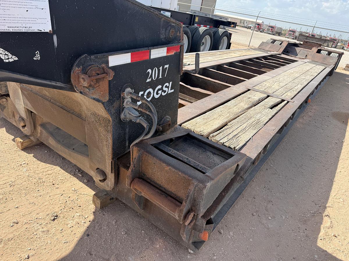 Used 2005 EAGER BEAVER 50GSL 3-AXLE 40’ X 102” RGN TRAILER
