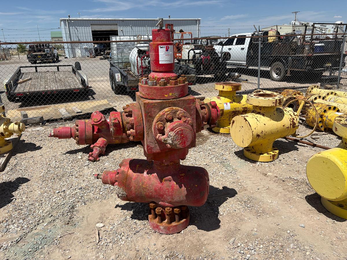 Used (5x$) (5) 7-1/16” 5k gate valves w/ (5) 7” x 4” 6-way fluid crosses