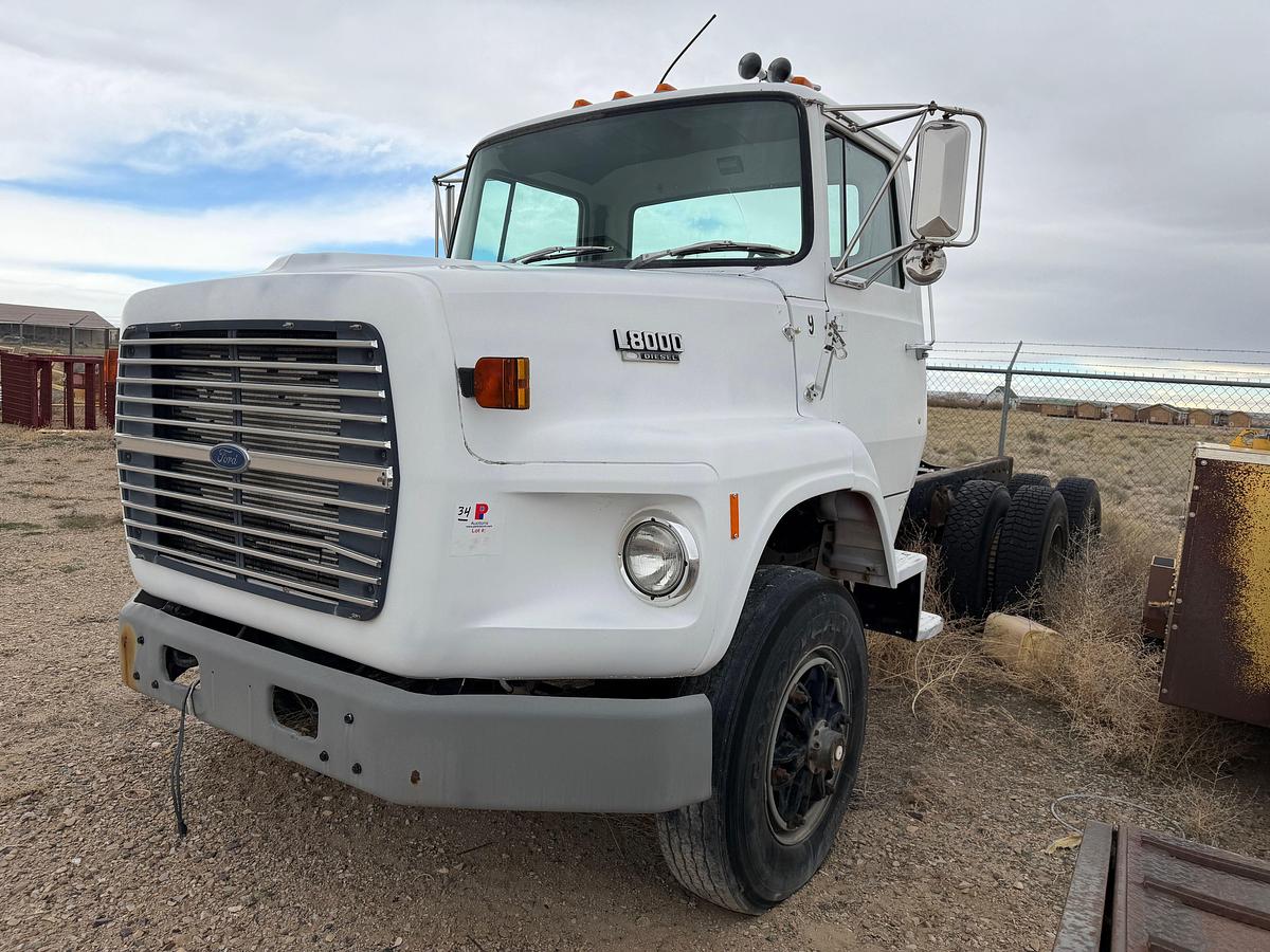 Used 1990 FORD L8000 T/A DAYCAB TRUCK TRACTOR