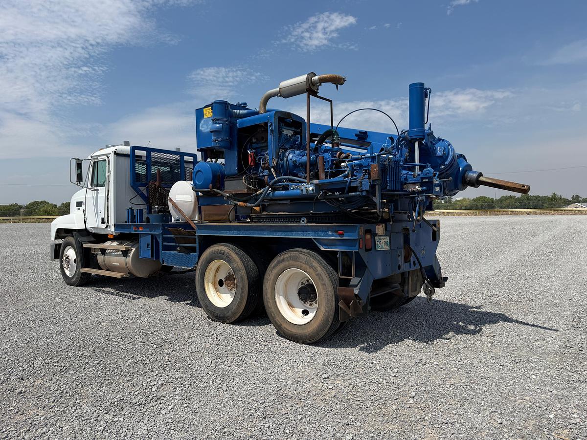 Used 1998 MACK Texoma 330-12 Pressure Digger Anchor Truck