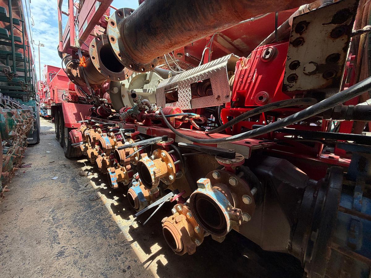 Used 2014 NOV BLENDER UNIT TRAILER