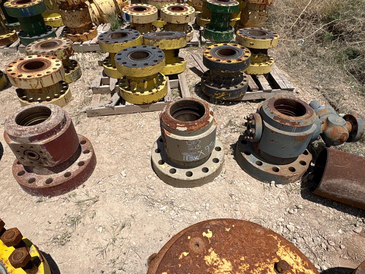 Used (6) 13-5/8” single stud adapters w/ victaulic connections& (3) weld neck well head adapters