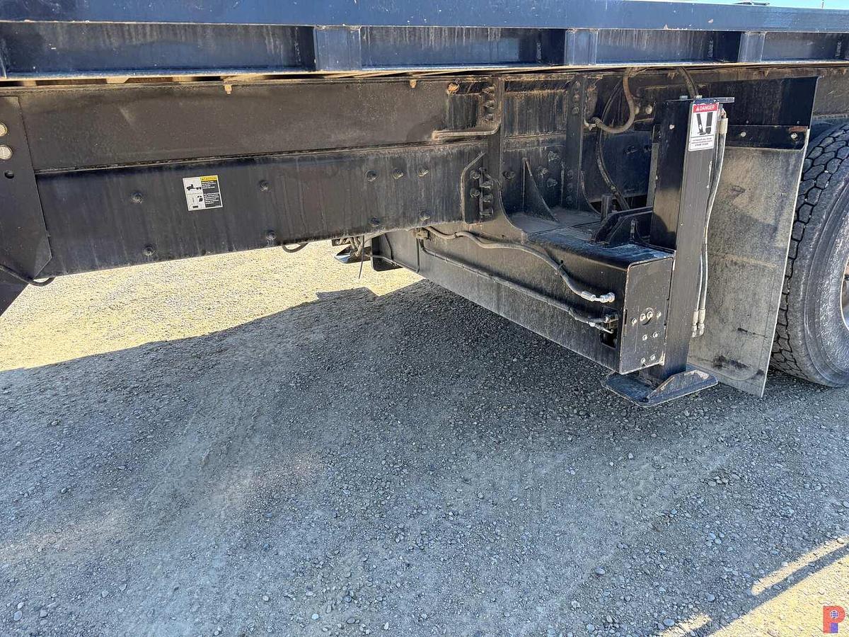 Used 2019 NATIONAL NBT30H-2 30 TON T/A CRANE TRUCK ON  2019 PETERBILT 367