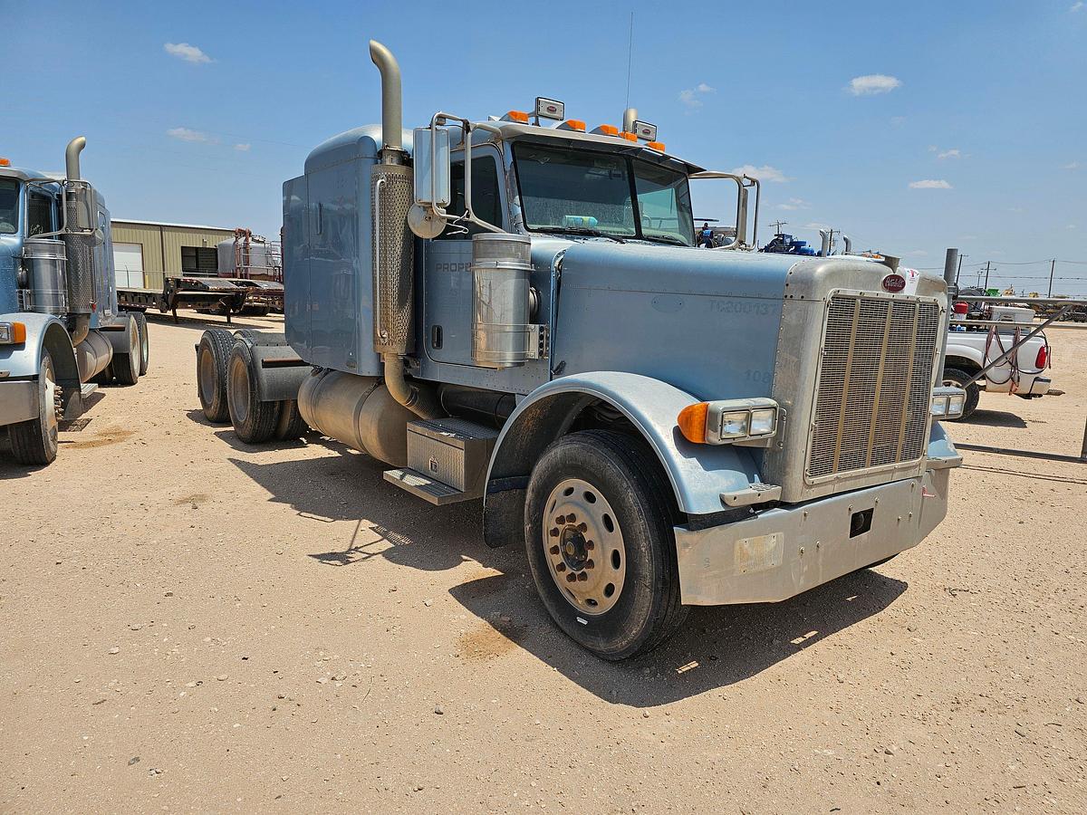 Used 2007 PETERBILT 379 SLEEPER TRUCK (inop)
