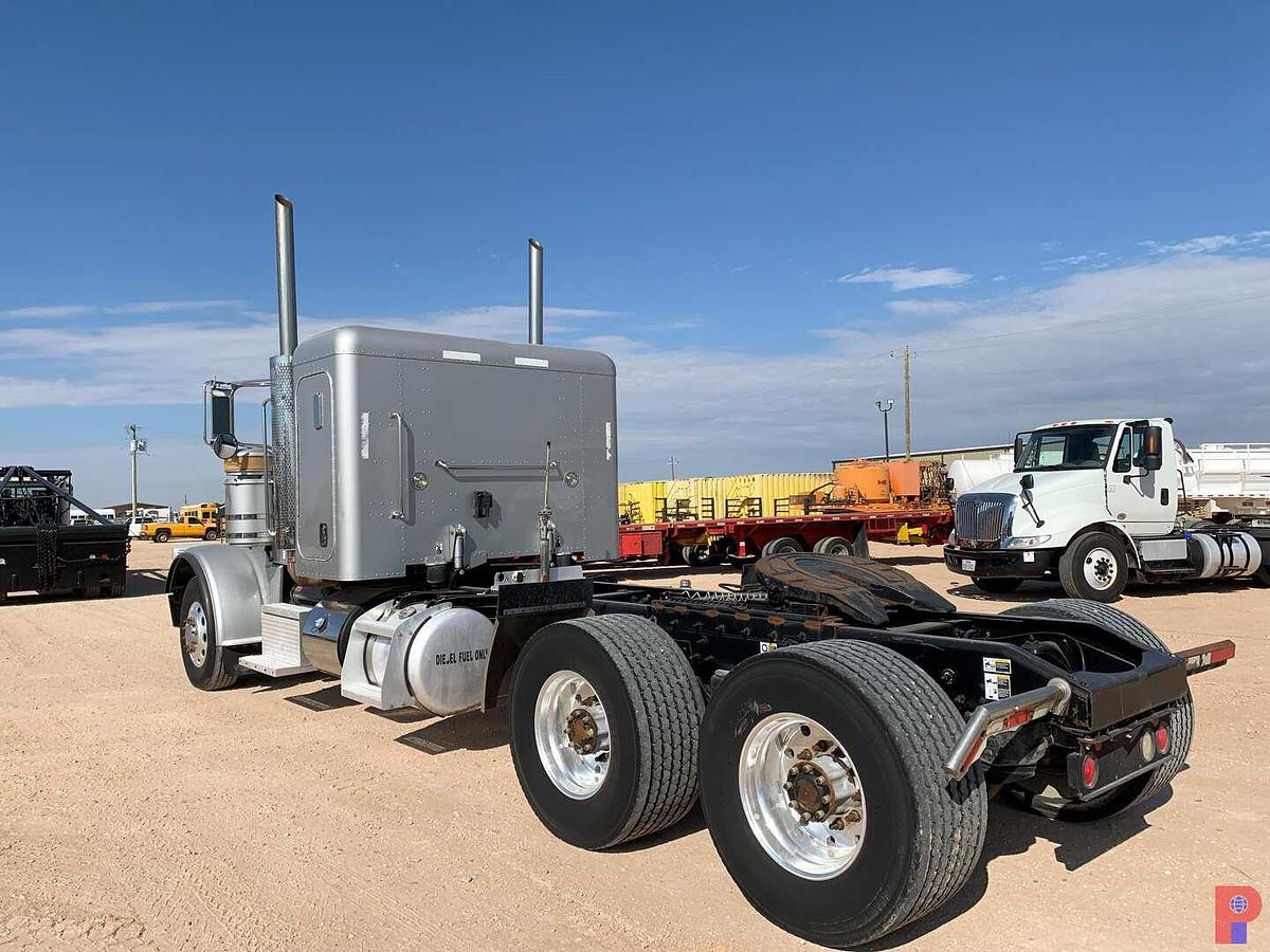 Used 2013 PETERBILT 388 T/A SLEEPER HAUL TRUCK