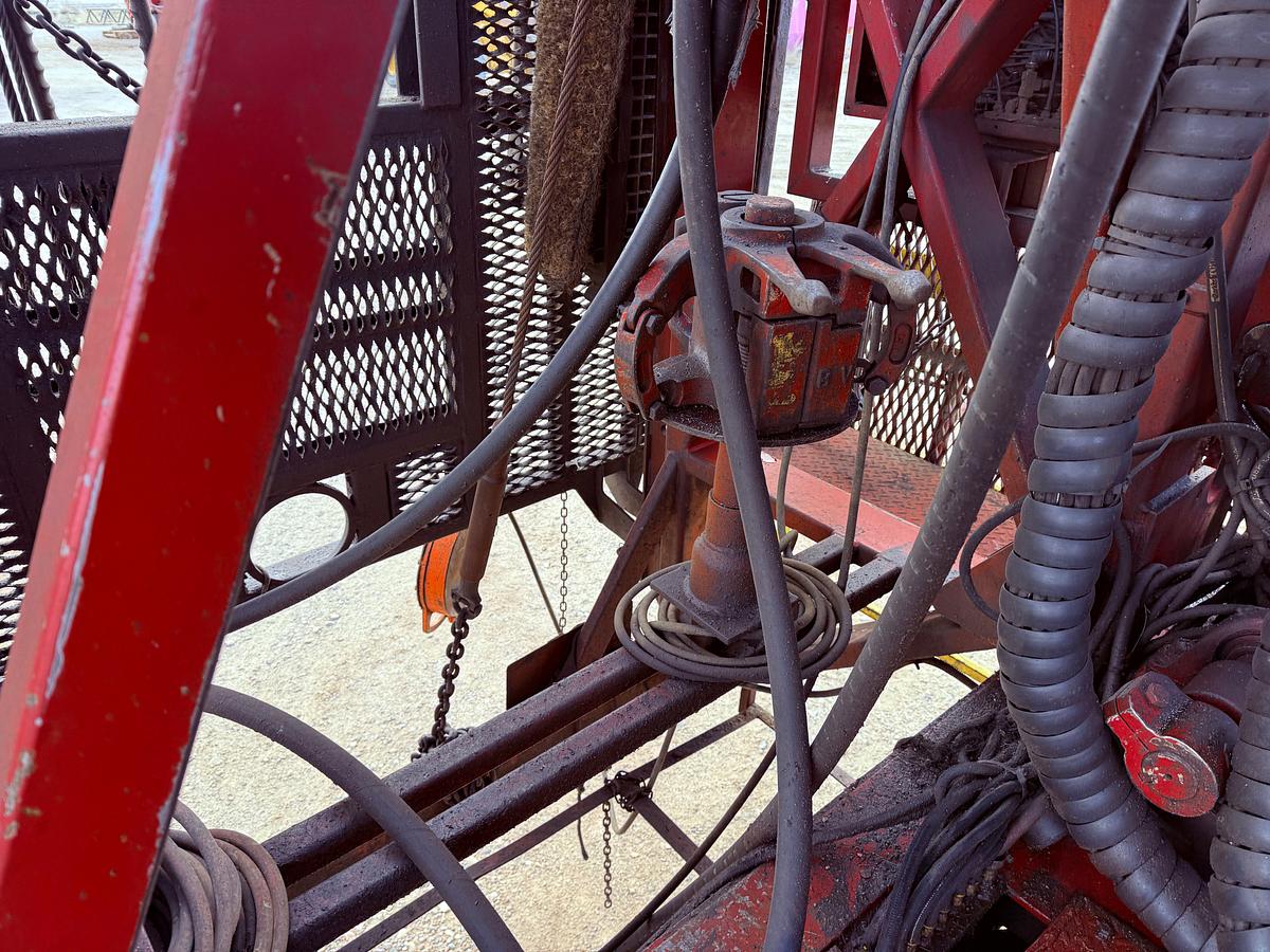 Used 2004 CROWN CE550 DD 104’-250K 5-AXLE WELL SEEVICE WORKOVER RIG