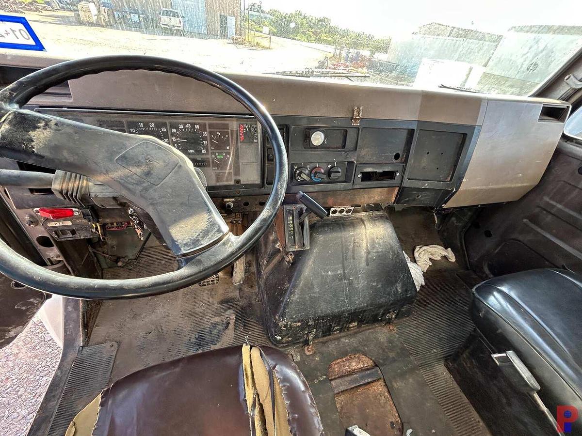Used 1992 INTERNATIONAL S/A WIRELINE TRUCK