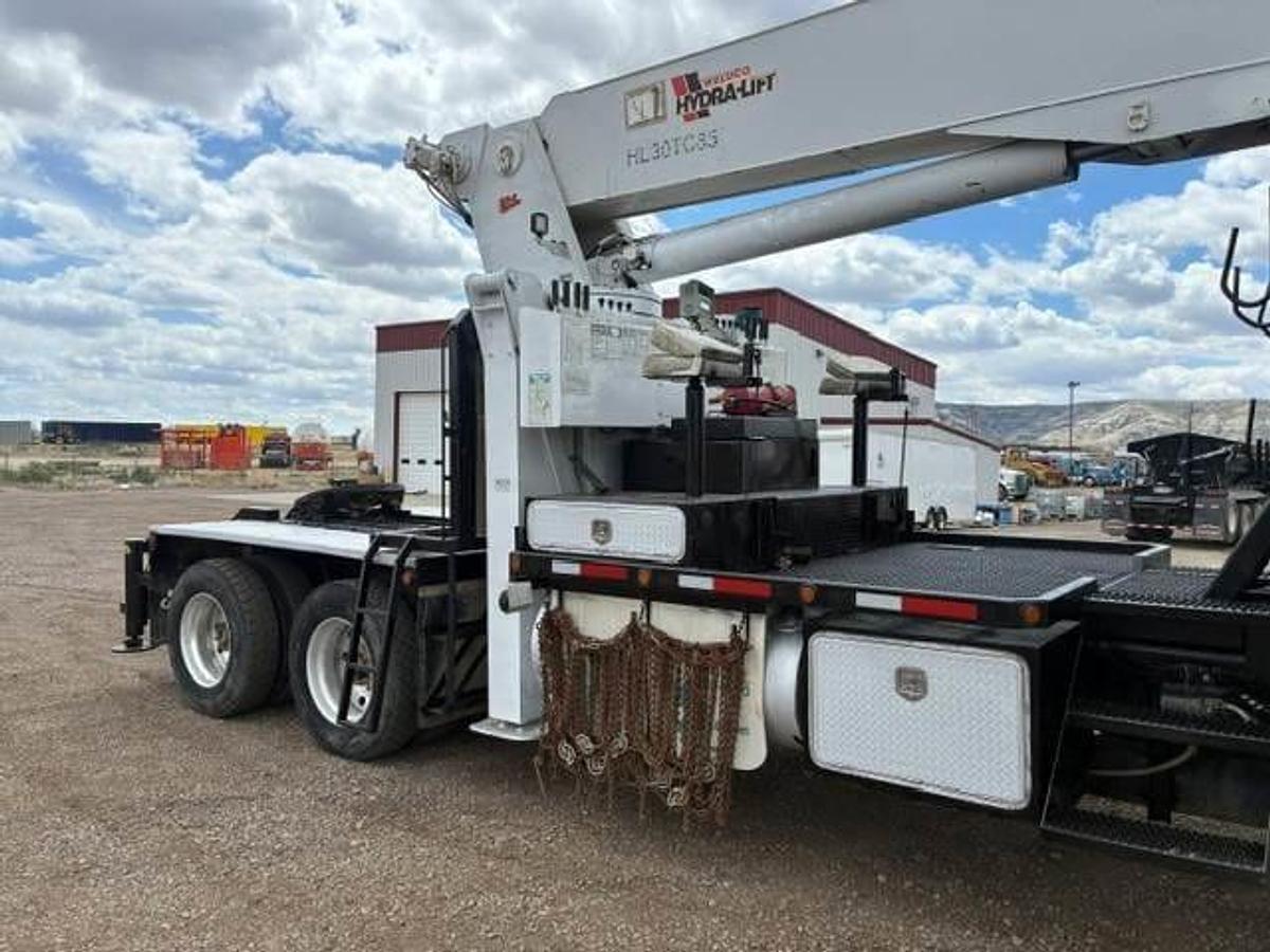 Used 2007 Kenworth T800 30 Ton Crane Truck