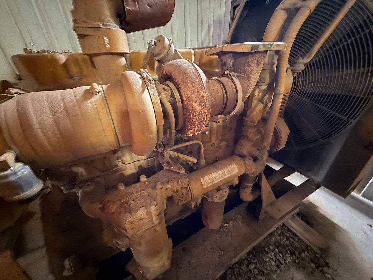 Used CATERPILLAR C15 14.6L  DIESEL ENGINE W/ RADIATOR, (INCOMPLETE)