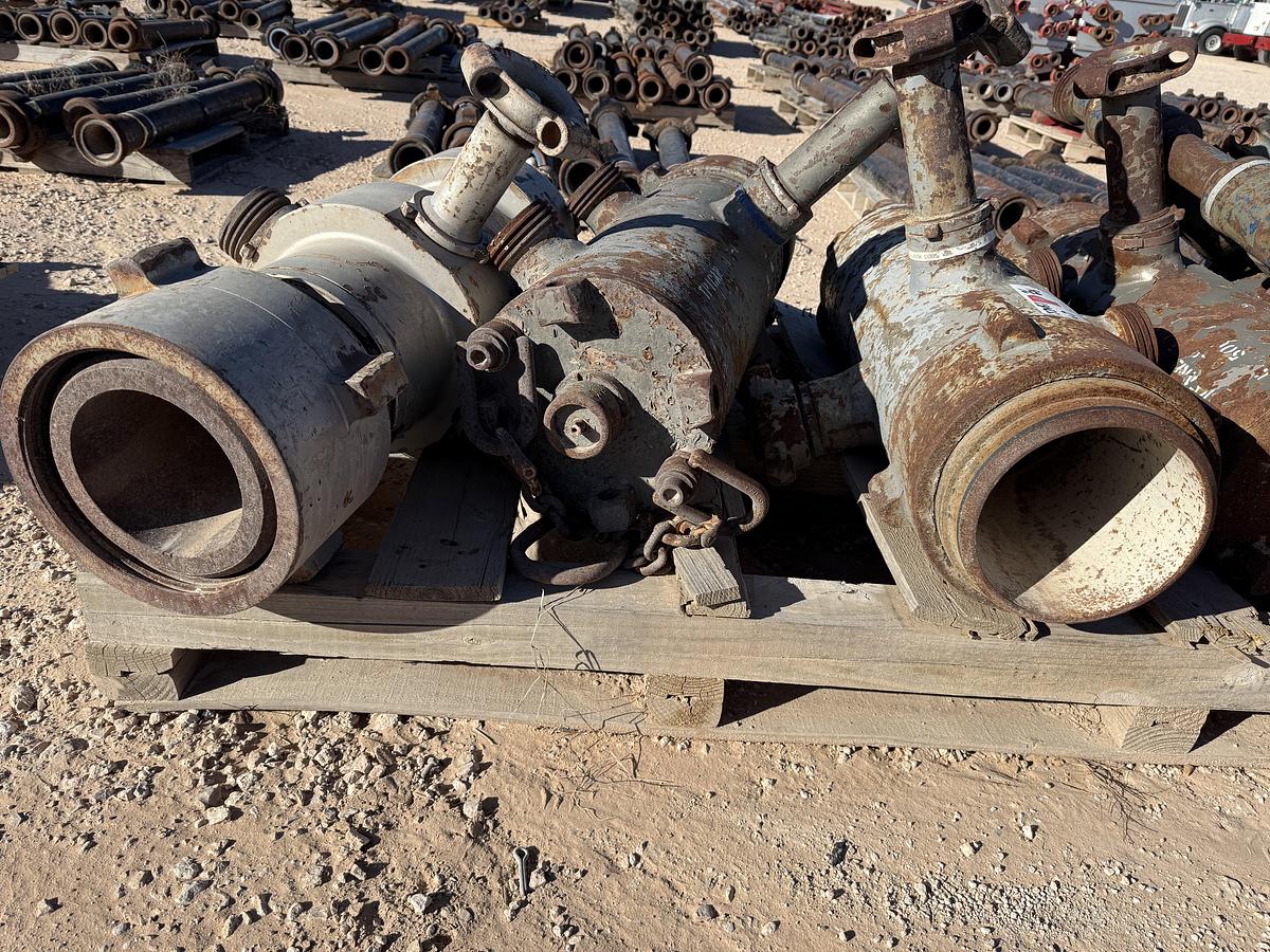 Used (3) MULTI-SIZE SINGLE PLUG CEMENT HEADS