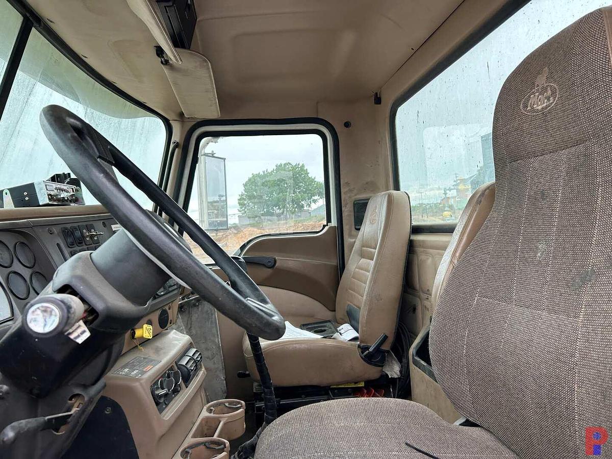 Used 2005 MACK CV513 T/A CEMENT SPM TRIPLEX PUMP TRUCK