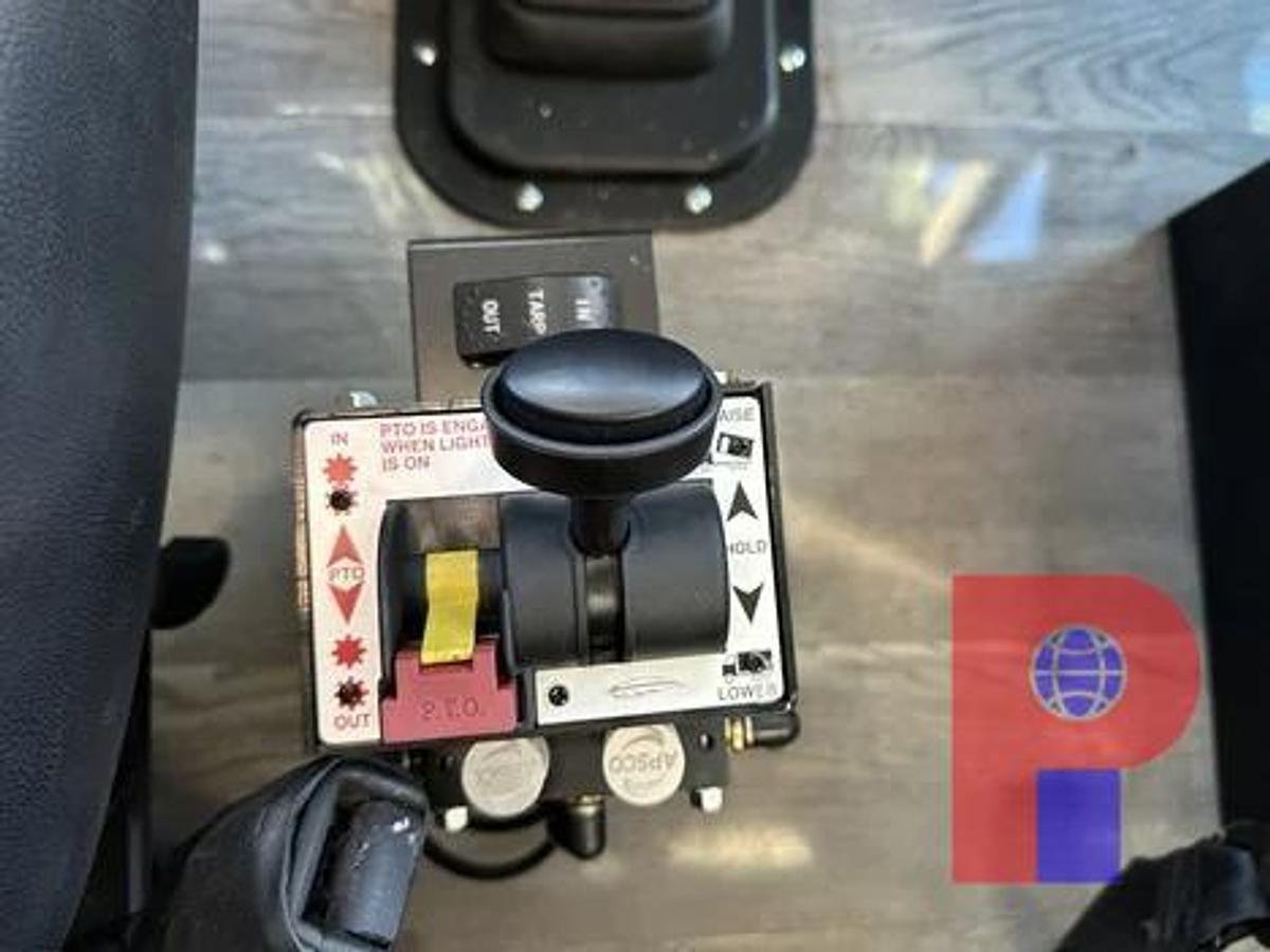 Used 2005 PETERBILT 378 T/A DUMP TRUCK