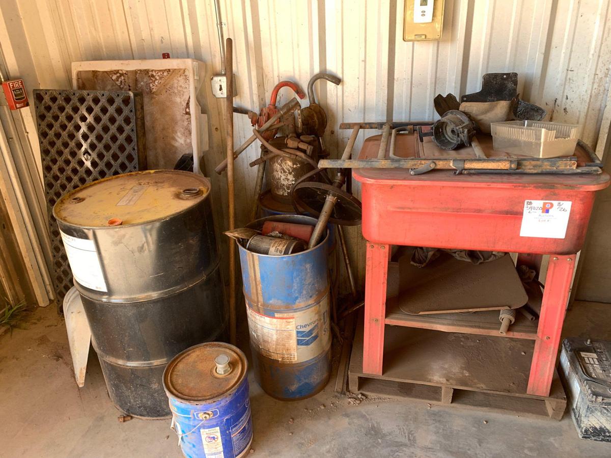 Used Parts Washing Station, Grease Pump, Manual Lube Pump & Drip Deck